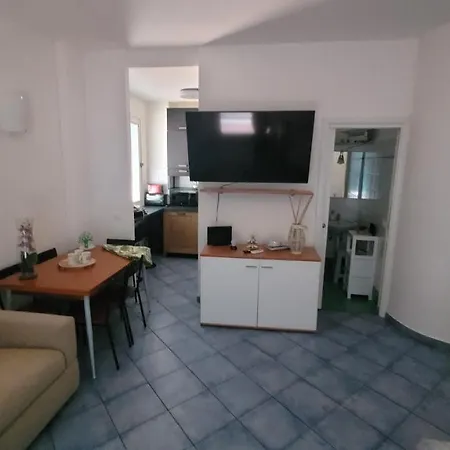 Casa Di Patty Ad A 20 Metri Dal Mare Apartment *