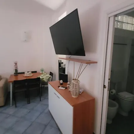 Casa Di Patty Ad A 20 Metri Dal Mare Apartment