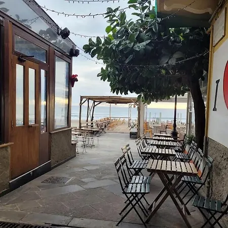 Casa Di Patty Ad A 20 Metri Dal Mare Apartment *